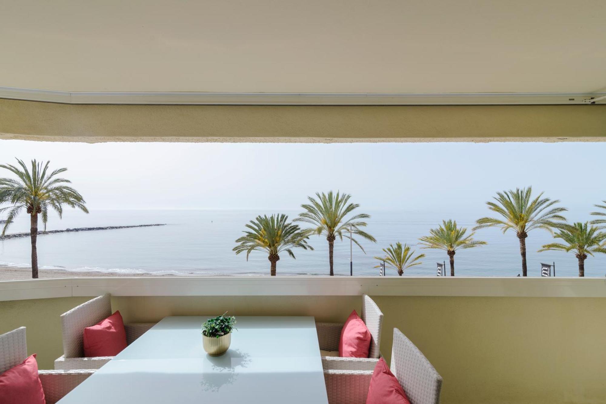 Sea Front Apartment In Marbella Center Exterior photo