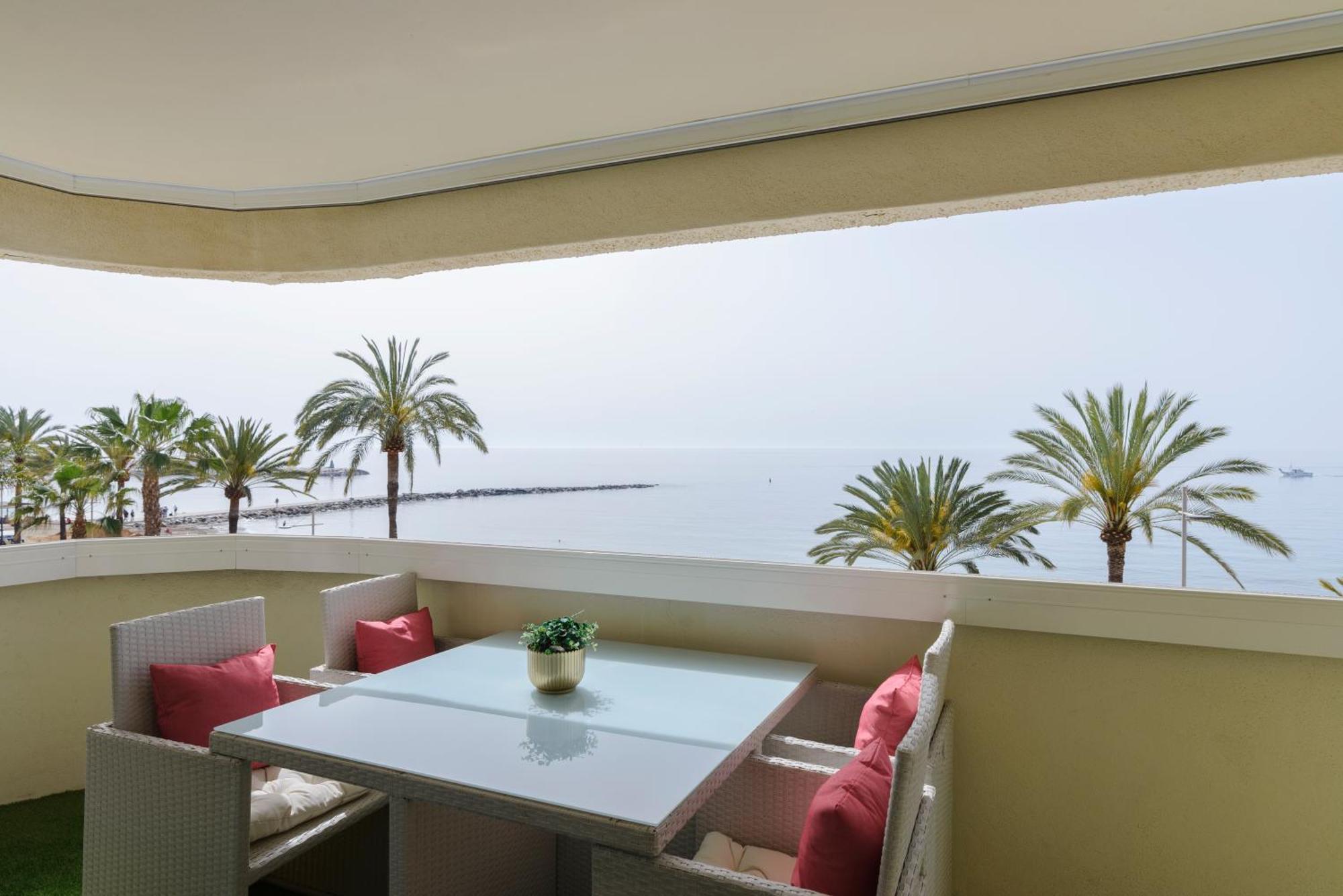 Sea Front Apartment In Marbella Center Exterior photo