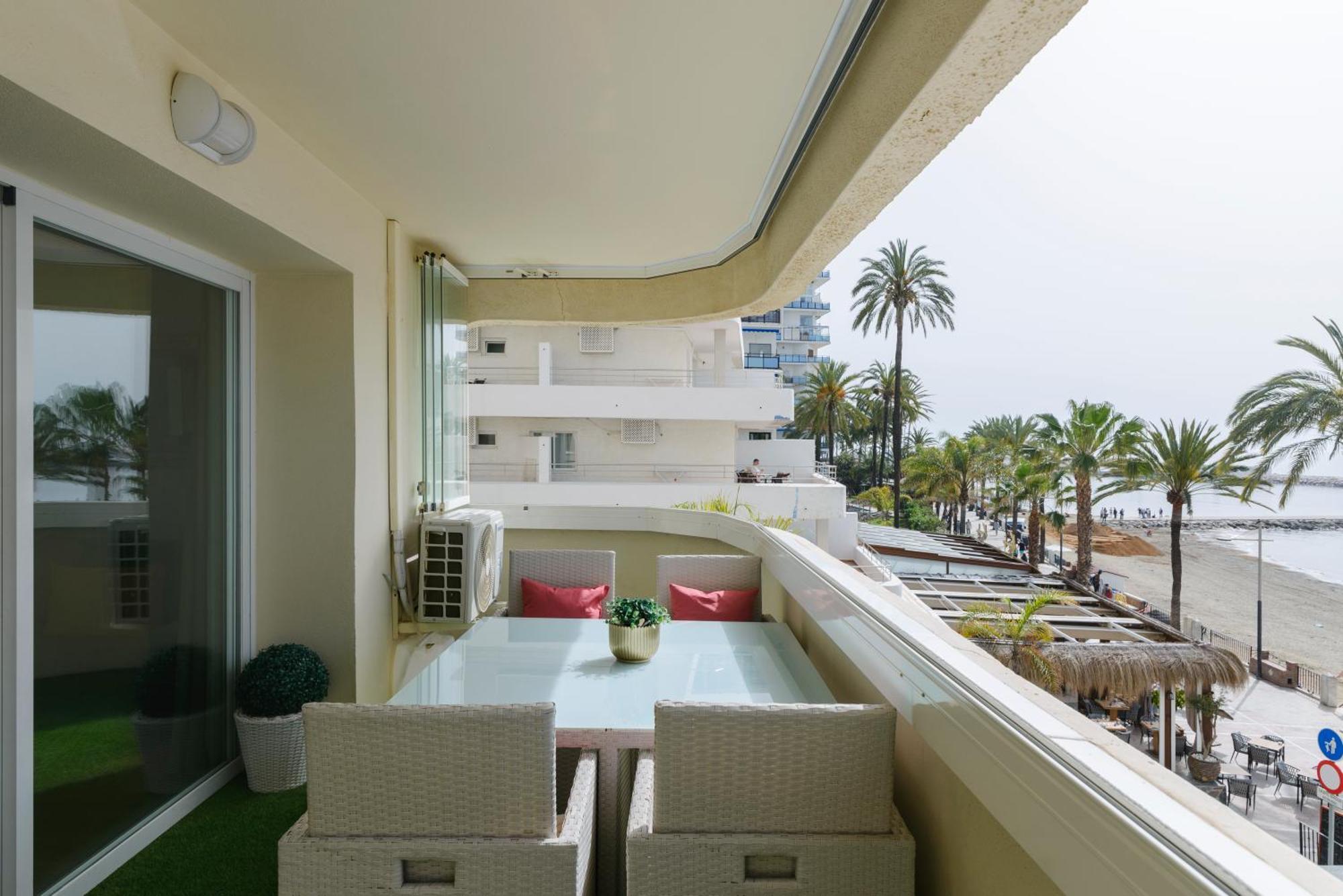 Sea Front Apartment In Marbella Center Exterior photo